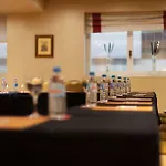 Silken Luis De Леон
