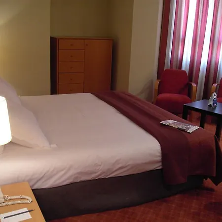 Ξενοδοχείο Silken Luis De 4*