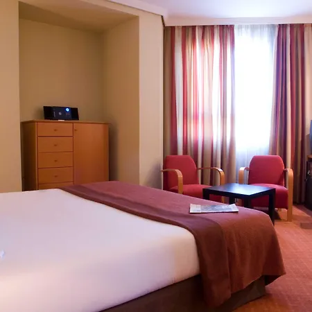 Hotel Silken Luis De