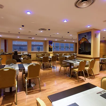 Hotel Silken Luis De León