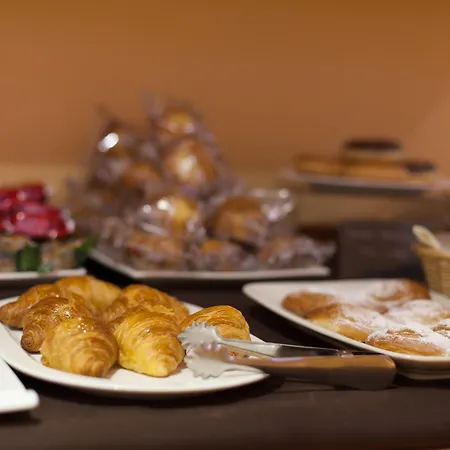 Hotel Silken Luis De León