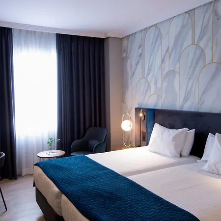 Hotel Silken Luis De 4*