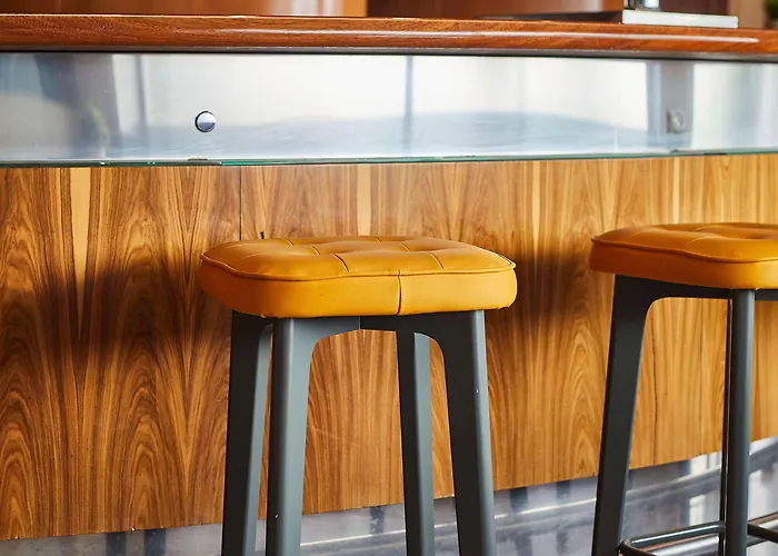 Отель Silken Luis De