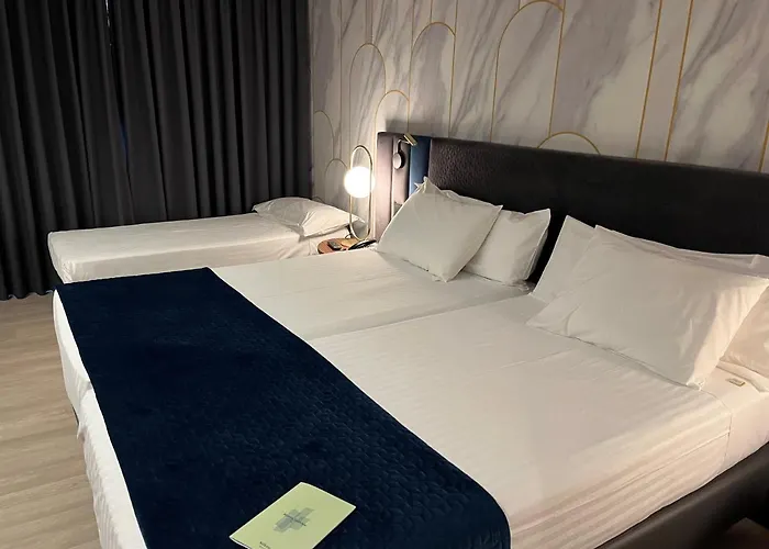 호텔 Silken Luis De 레온