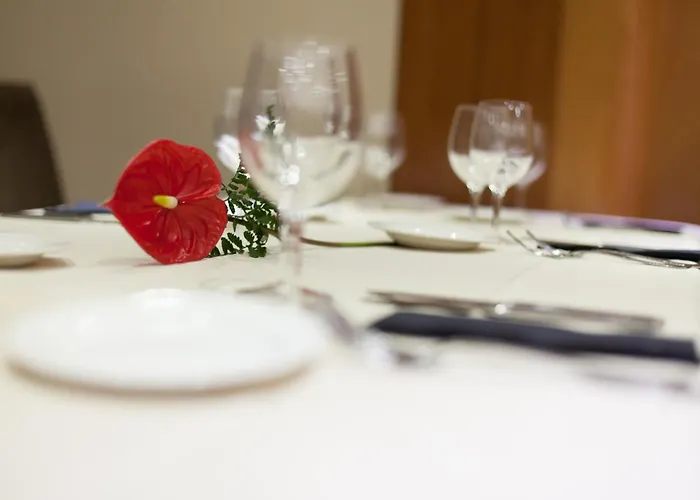 Silken Luis De Отель Леон