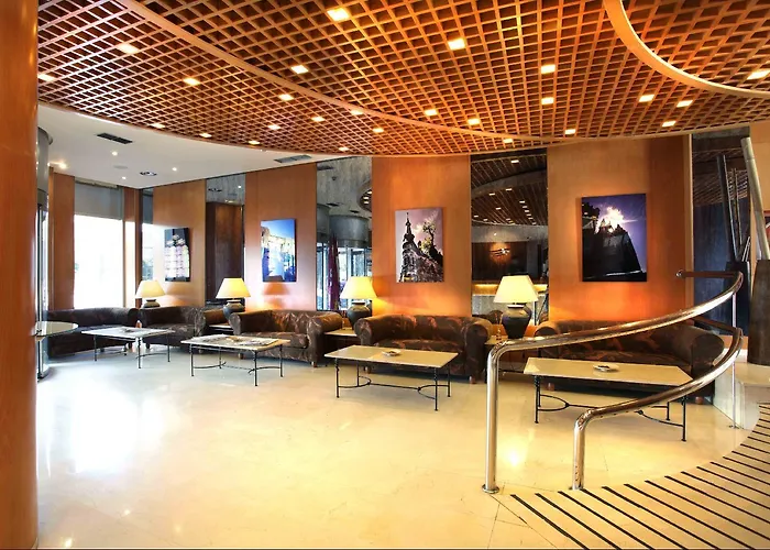 Silken Luis De Отель Леон