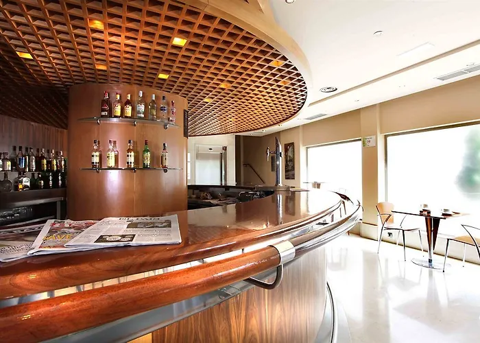 Отель Silken Luis De 4*