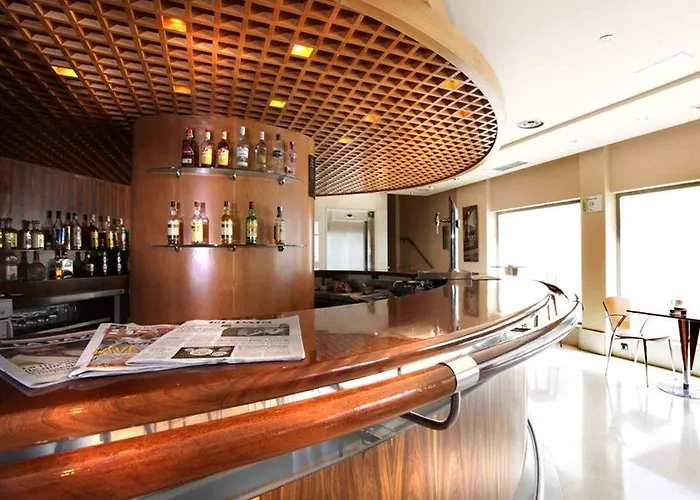 Отель Silken Luis De